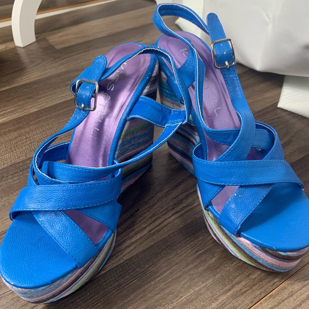 KISS & TELL l colorful heels